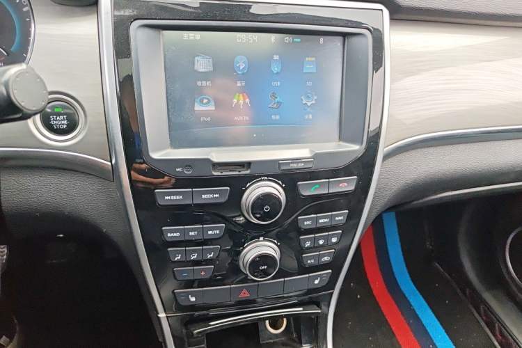 Used Haval H2 2016 Red Label 1.5T Manual Two-Wheel Drive Elite Model Audio And AC Panel