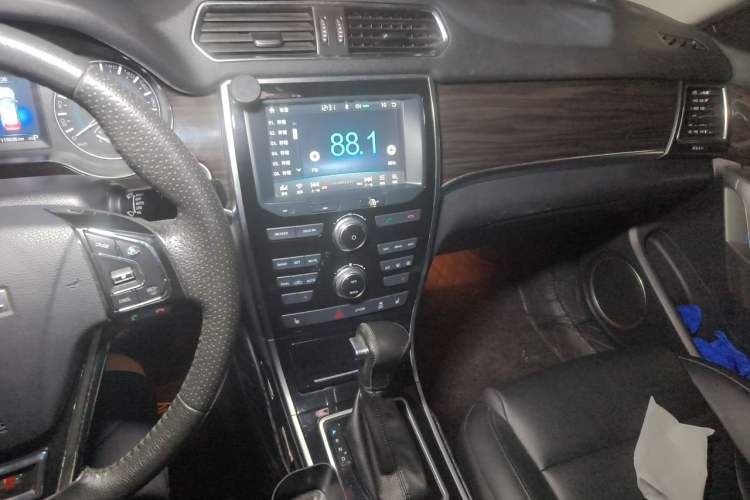 Used Haval H2 2016 Red Label 1.5T Automatic Two-Wheel Drive Prestige Model Audio And AC Panel