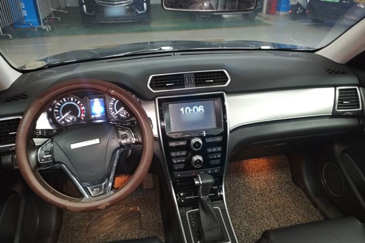 Used Haval H2 2016 Red-Label 1.5T Automatic Two-Wheel Drive Luxury Model Center Console