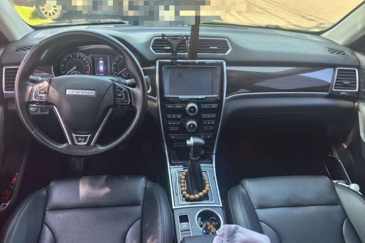Used Haval H2 2016 Red-Label 1.5T Automatic Two-Wheel Drive Luxury Model Center Console