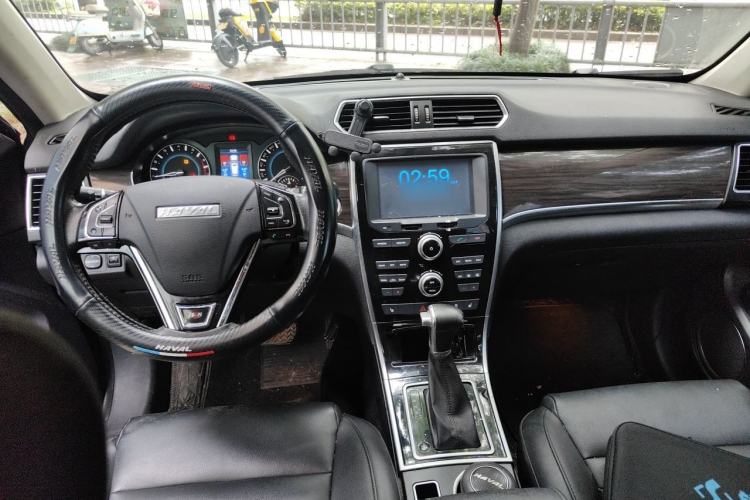 Used Haval H2 2016 Red-Label 1.5T Automatic Two-Wheel Drive Luxury Model Center Console