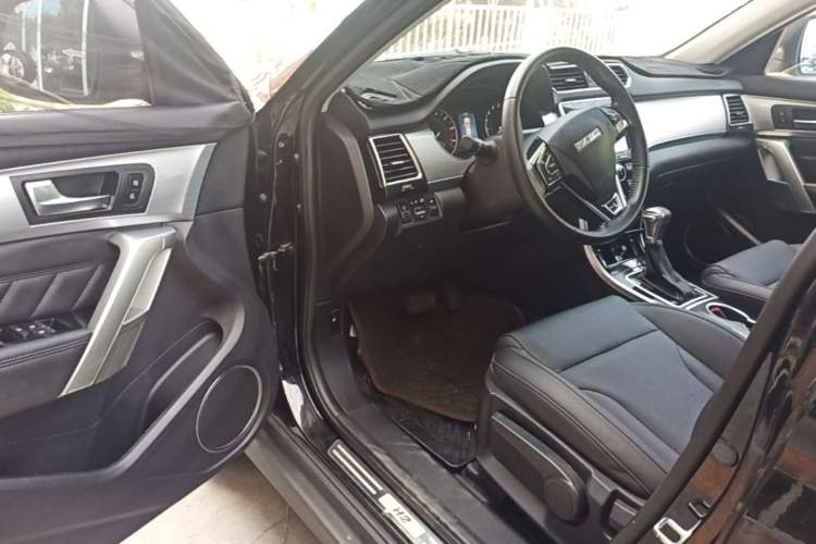 Used Haval H2 2016 Red-Label 1.5T Automatic Two-Wheel Drive Luxury Model Driver Seat