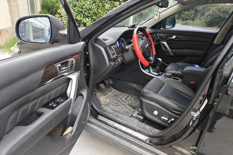 Used Haval H2 2016 Red Label 1.5T Manual Two-Wheel Drive Prestige Model Driver Seat
