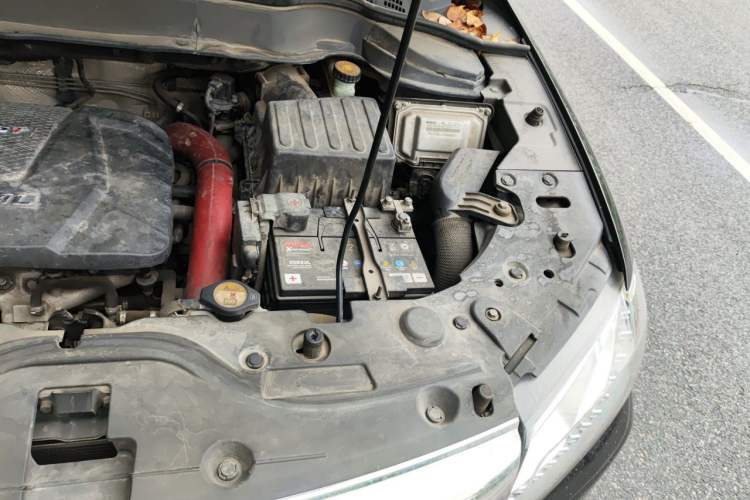 Used Haval H2 2016 Red-Label 1.5T Manual Two-Wheel Drive Luxury Model Engine Bay Left