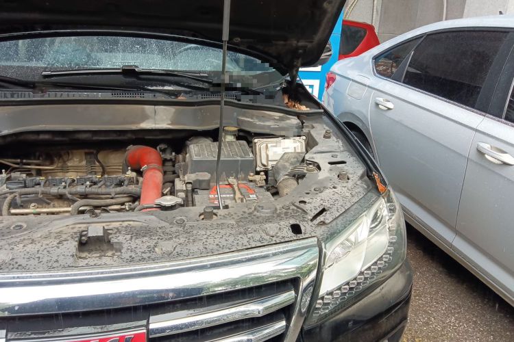 Used Haval H2 2016 Red-Label 1.5T Automatic Two-Wheel Drive Luxury Model Engine Bay Left