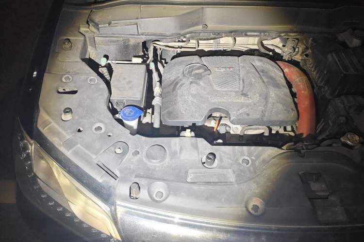 Used Haval H2 2016 Red-Label 1.5T Manual Two-Wheel Drive Luxury Model Engine Bay Right