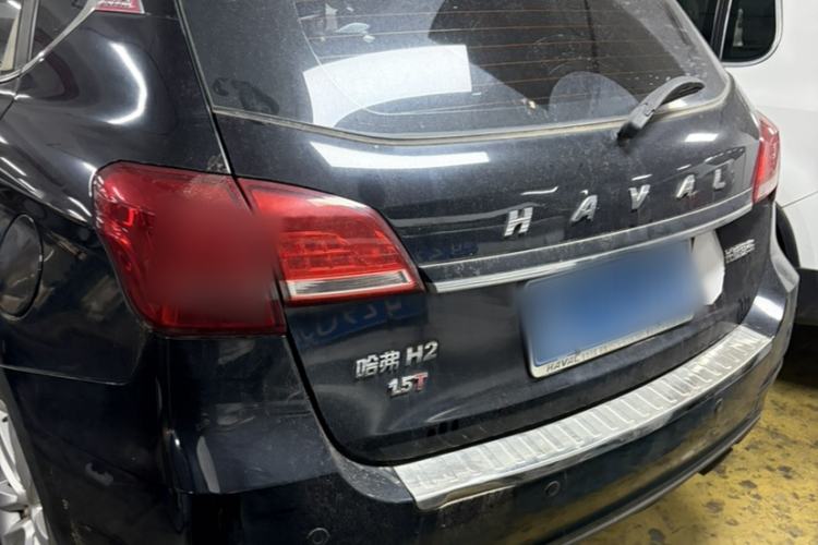Used Haval H2 2016 Red-Label 1.5T Manual Two-Wheel Drive Luxury Model Exterior 5