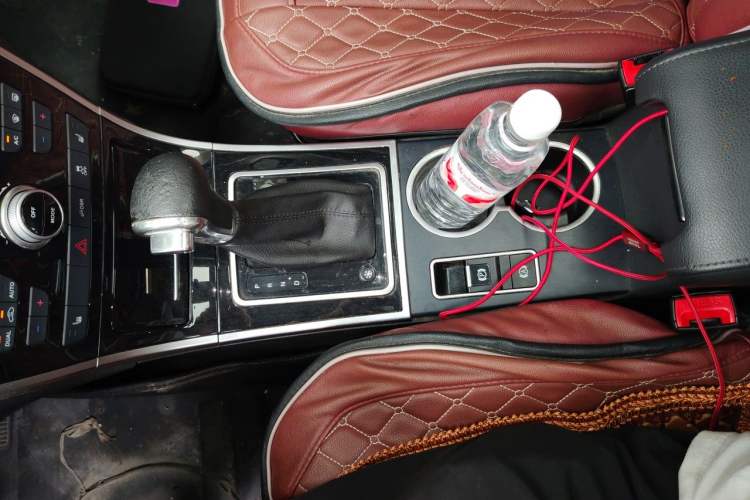 Used Haval H2 2016 Red-Label 1.5T Automatic Two-Wheel Drive Luxury Model Gear Lever