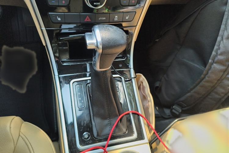 Used Haval H2 2016 Red-Label 1.5T Automatic Two-Wheel Drive Luxury Model Gear Lever