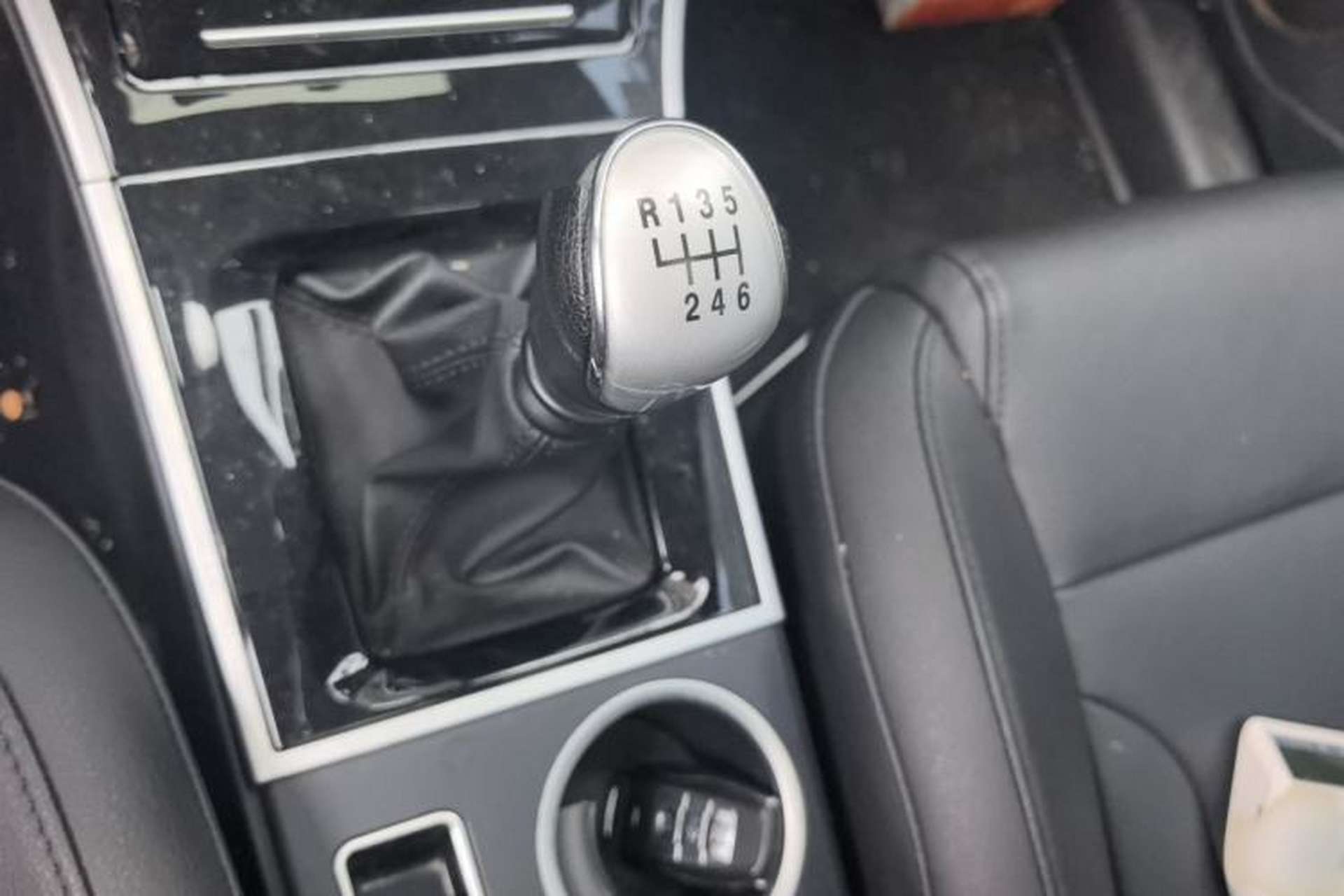 Used Haval H2 2016 Red-Label 1.5T Manual Two-Wheel Drive Luxury Model Gear Lever