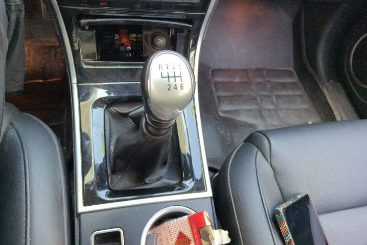 Used Haval H2 2016 Red-Label 1.5T Manual Two-Wheel Drive Luxury Model Gear Lever