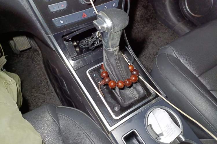 Used Haval H2 2016 Red-Label 1.5T Automatic Two-Wheel Drive Luxury Model Gear Lever