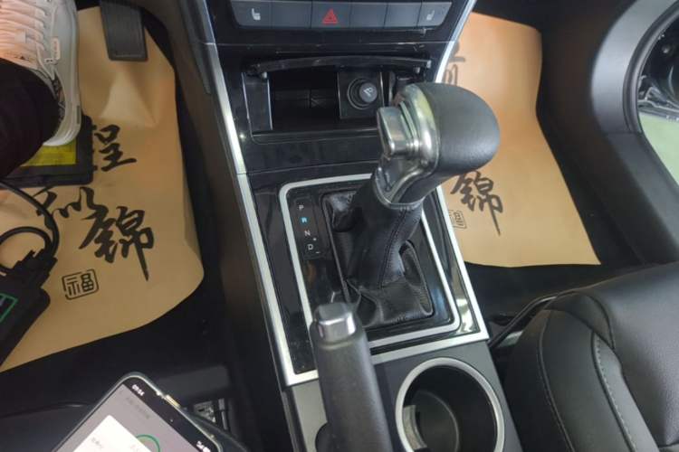 Used Haval H2 2016 Red Label 1.5T Automatic Two-Wheel Drive Elite Model Gear Lever