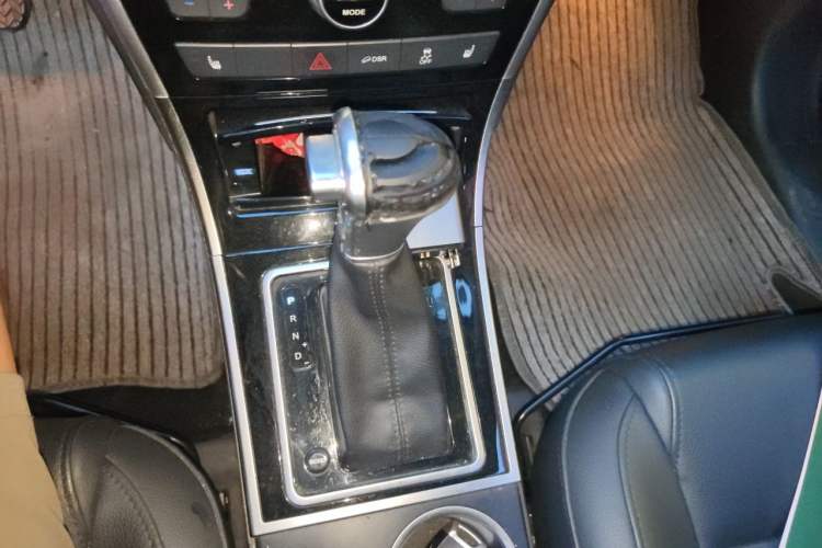 Used Haval H2 2016 Red-Label 1.5T Automatic Two-Wheel Drive Luxury Model Gear Lever