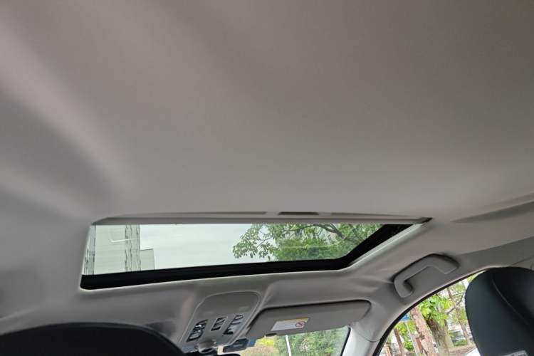 Used Haval H2 2016 Red-Label 1.5T Automatic Two-Wheel Drive Luxury Model Headliner
