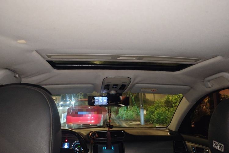 Used Haval H2 2016 Red-Label 1.5T Automatic Two-Wheel Drive Luxury Model Headliner