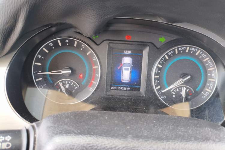 Used Haval H2 2016 Red Label 1.5T Manual Two-Wheel Drive Elite Model Instrument Cluster