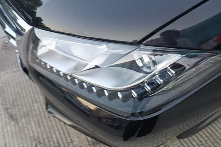 Used Haval H2 2016 Red-Label 1.5T Automatic Two-Wheel Drive Luxury Model Left Front Headlight