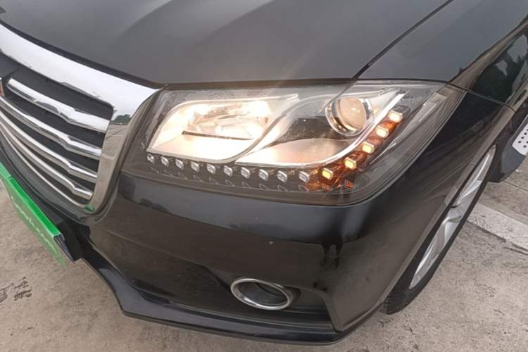 Used Haval H2 2016 Red-Label 1.5T Automatic Two-Wheel Drive Luxury Model Left Front Headlight
