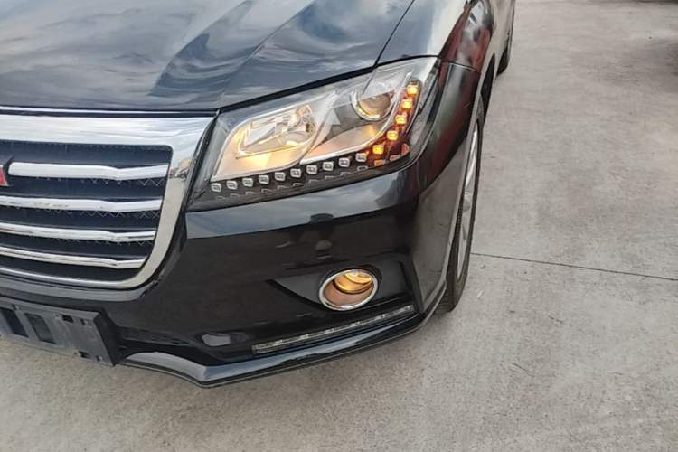 Used Haval H2 2016 Red-Label 1.5T Automatic Two-Wheel Drive Luxury Model Left Front Headlight