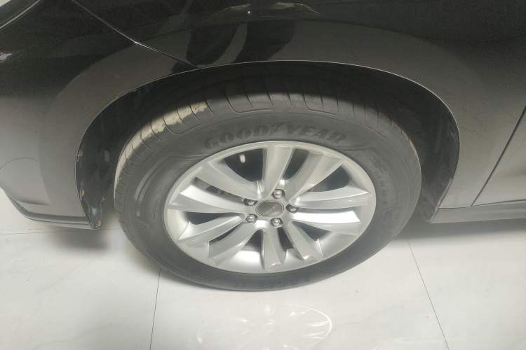 Used Haval H2 2016 Red-Label 1.5T Manual Two-Wheel Drive Luxury Model Left Front Wheel Hub