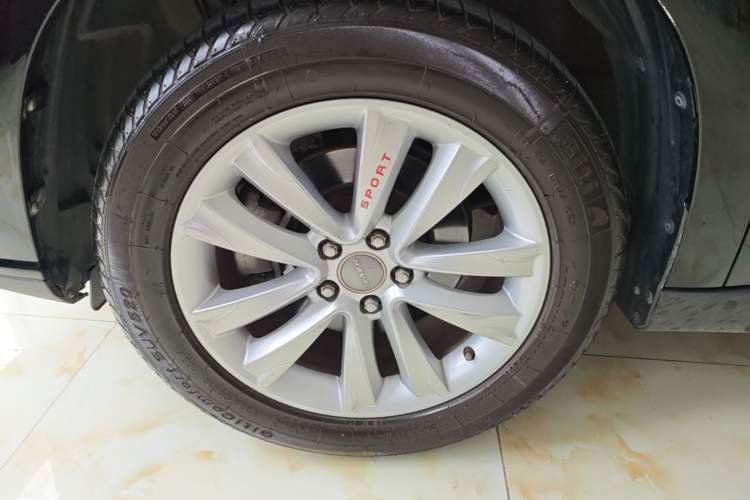 Used Haval H2 2016 Red-Label 1.5T Manual Two-Wheel Drive Luxury Model Left Front Wheel Hub