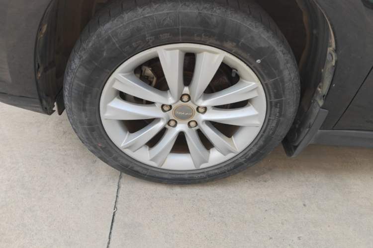 Used Haval H2 2016 Red-Label 1.5T Automatic Two-Wheel Drive Luxury Model Left Front Wheel Hub
