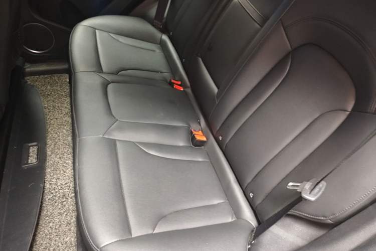 Used Haval H2 2016 Red-Label 1.5T Automatic Two-Wheel Drive Luxury Model Left Rear Seat