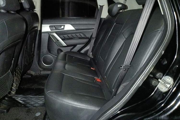 Used Haval H2 2016 Red-Label 1.5T Automatic Two-Wheel Drive Luxury Model Left Rear Seat