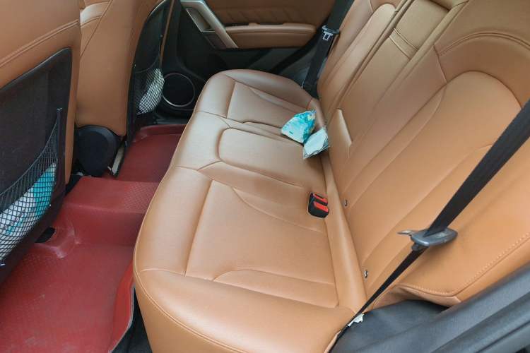 Used Haval H2 2016 Red-Label 1.5T Automatic Two-Wheel Drive Luxury Model Left Rear Seat