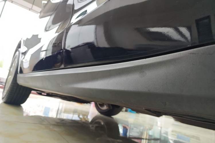 Used Haval H2 2016 Red-Label 1.5T Manual Two-Wheel Drive Luxury Model Left Side Sill