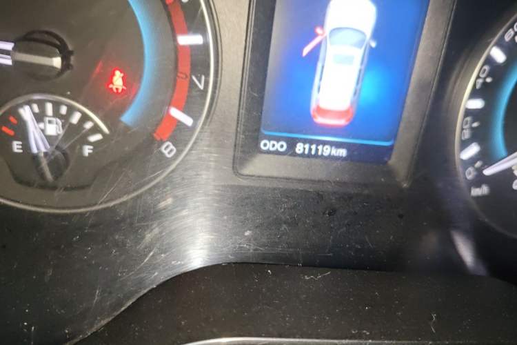 Used Haval H2 2016 Red-Label 1.5T Manual Two-Wheel Drive Luxury Model Odometer Close Up