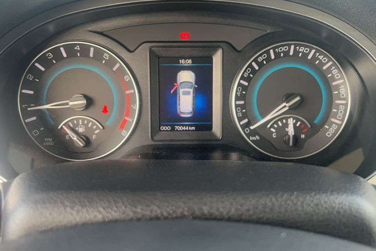 Used Haval H2 2016 Red-Label 1.5T Manual Two-Wheel Drive Luxury Model Odometer Close Up
