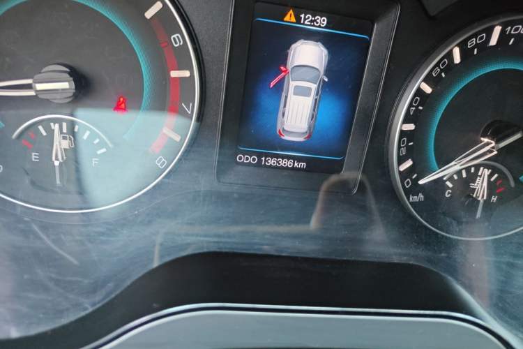 Used Haval H2 2016 Red Label 1.5T Manual Two-Wheel Drive Elite Model Odometer Close Up