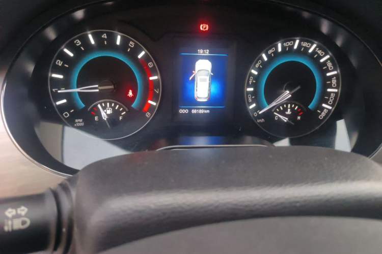 Used Haval H2 2016 Red-Label 1.5T Manual Two-Wheel Drive Luxury Model Odometer Close Up