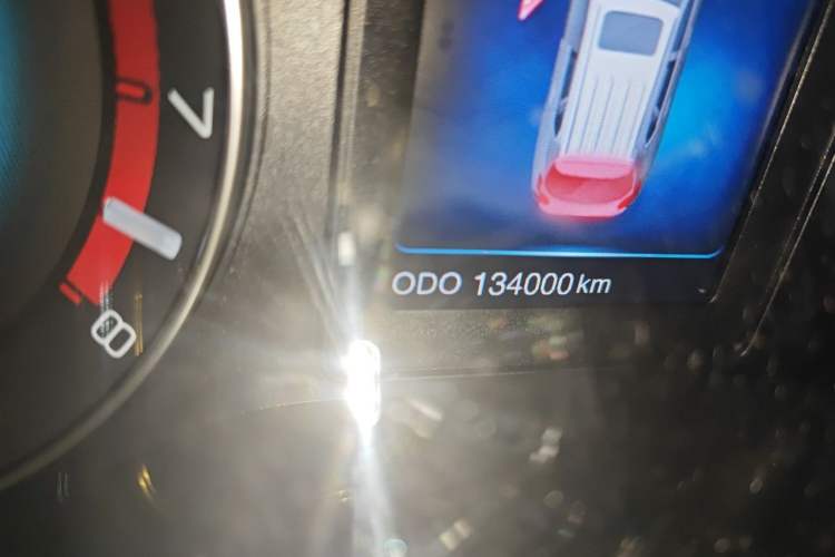 Used Haval H2 2016 Red-Label 1.5T Manual Two-Wheel Drive Luxury Model Odometer Close Up