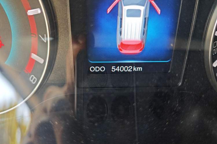 Used Haval H2 2016 Red-Label 1.5T Manual Two-Wheel Drive Luxury Model Odometer Close Up