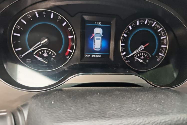 Used Haval H2 2016 Red-Label 1.5T Manual Two-Wheel Drive Luxury Model Odometer Close Up