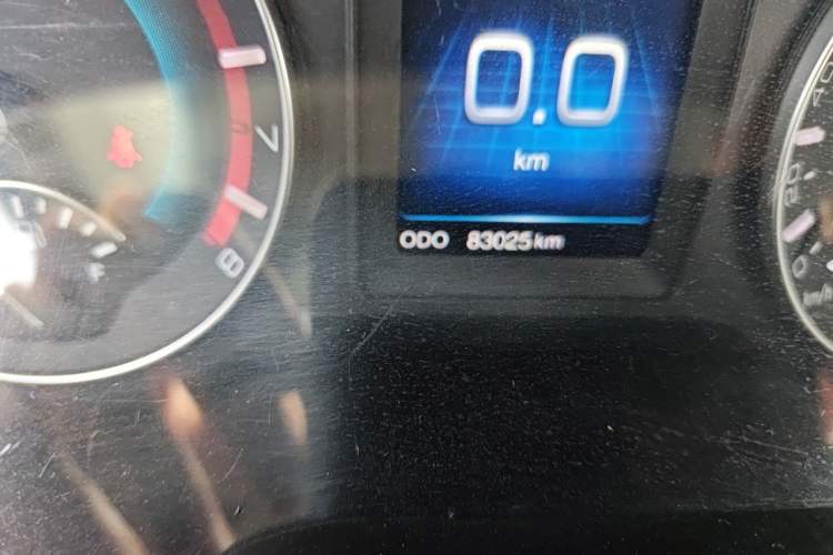 Used Haval H2 2016 Red Label 1.5T Manual Two-Wheel Drive Elite Model Odometer Close Up