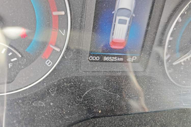Used Haval H2 2016 Red Label 1.5T Automatic Two-Wheel Drive Elite Model Odometer Close Up