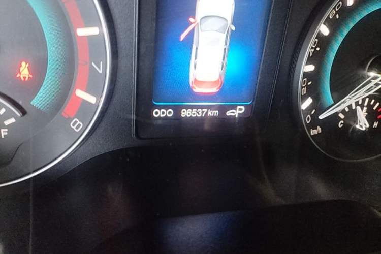 Used Haval H2 2016 Red Label 1.5T Automatic Two-Wheel Drive Elite Model Odometer Close Up