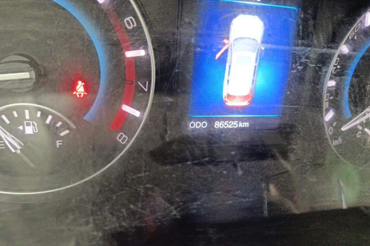 Used Haval H2 2016 Red-Label 1.5T Manual Two-Wheel Drive Luxury Model Odometer Close Up