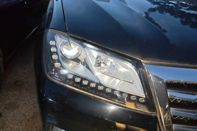 Used Haval H2 2016 Red-Label 1.5T Manual Two-Wheel Drive Luxury Model Right Front Headlight