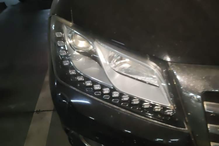 Used Haval H2 2016 Red-Label 1.5T Manual Two-Wheel Drive Luxury Model Right Front Headlight