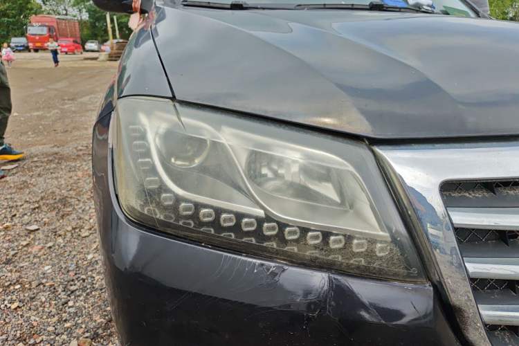Used Haval H2 2016 Red Label 1.5T Manual Two-Wheel Drive Elite Model Right Front Headlight