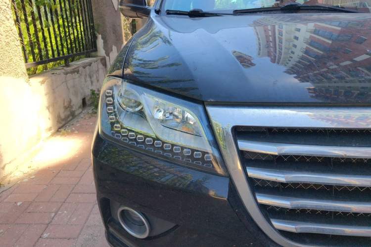 Used Haval H2 2016 Red-Label 1.5T Manual Two-Wheel Drive Luxury Model Right Front Headlight