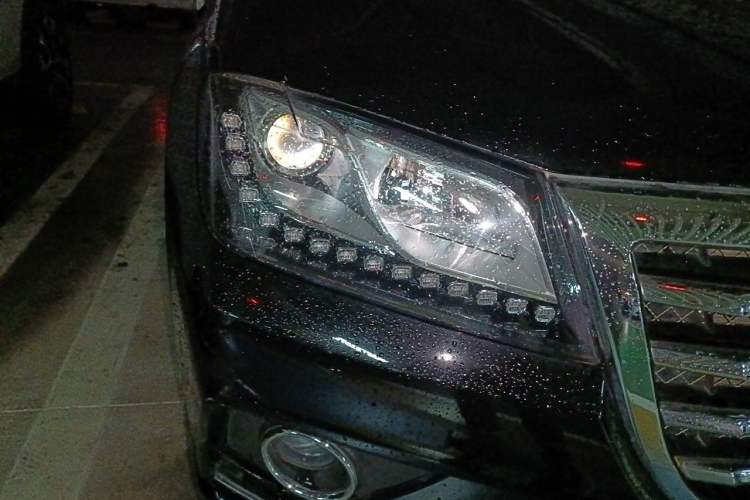 Used Haval H2 2016 Red-Label 1.5T Automatic Two-Wheel Drive Luxury Model Right Front Headlight