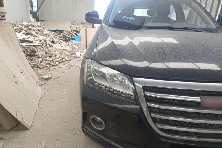 Used Haval H2 2016 Red-Label 1.5T Manual Two-Wheel Drive Luxury Model Right Front Headlight