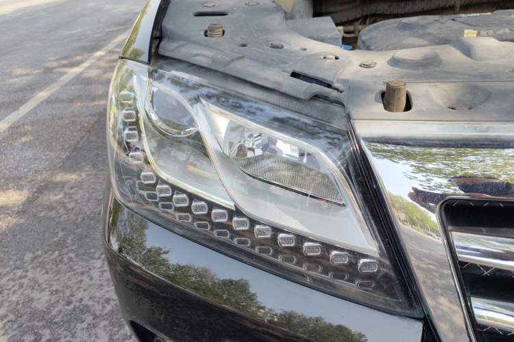 Used Haval H2 2016 Red Label 1.5T Manual Two-Wheel Drive Elite Model Right Front Headlight