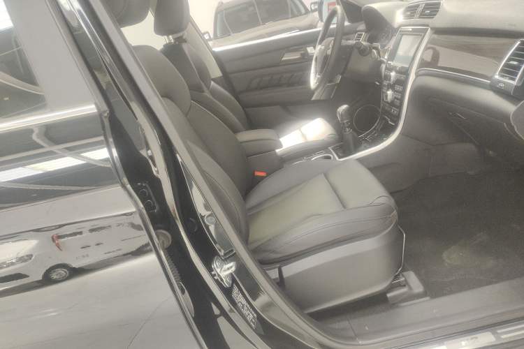 Used Haval H2 2016 Red-Label 1.5T Manual Two-Wheel Drive Luxury Model Right Front Seat